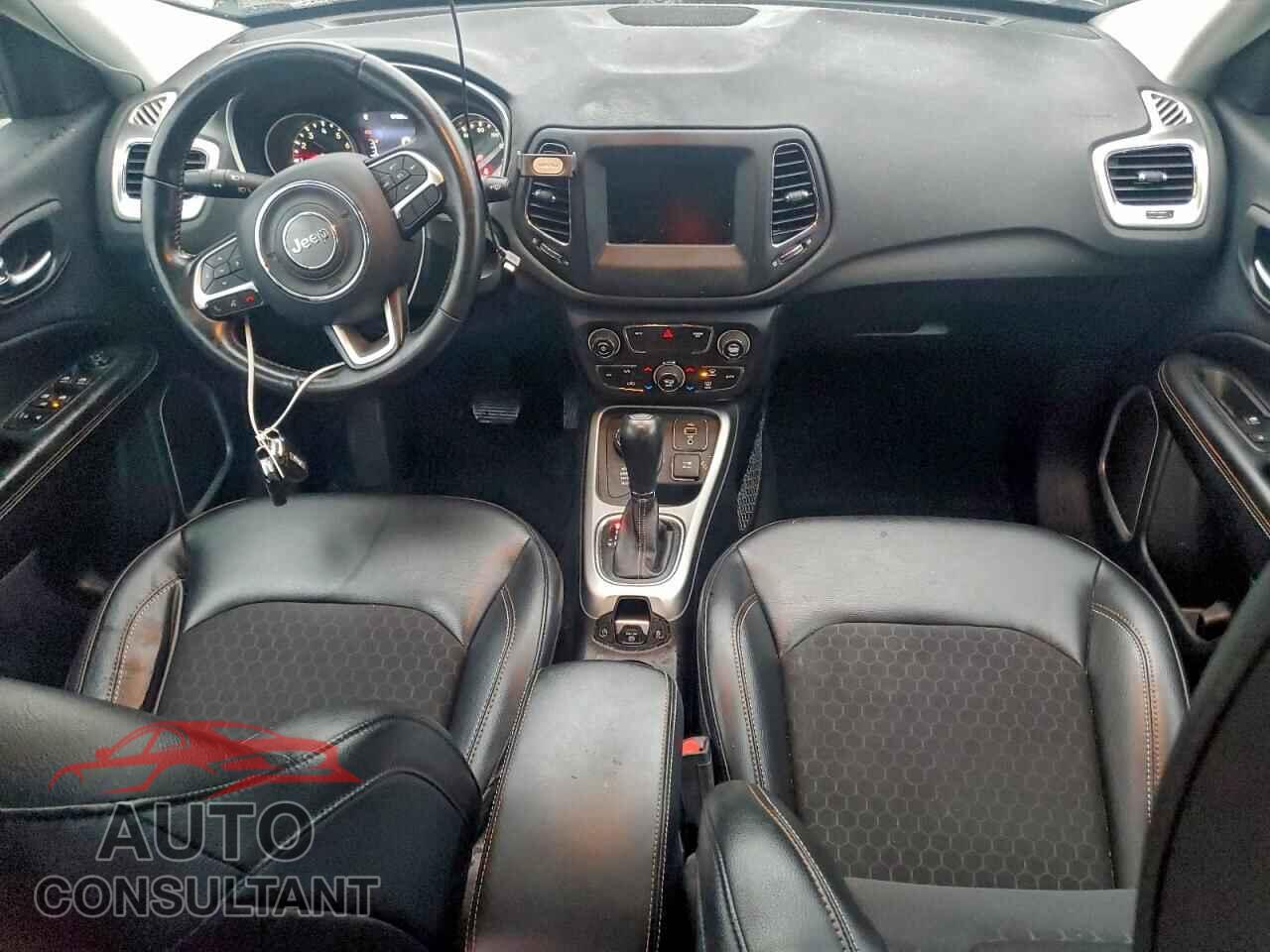 JEEP COMPASS 2018 - 3C4NJDBB2JT401241