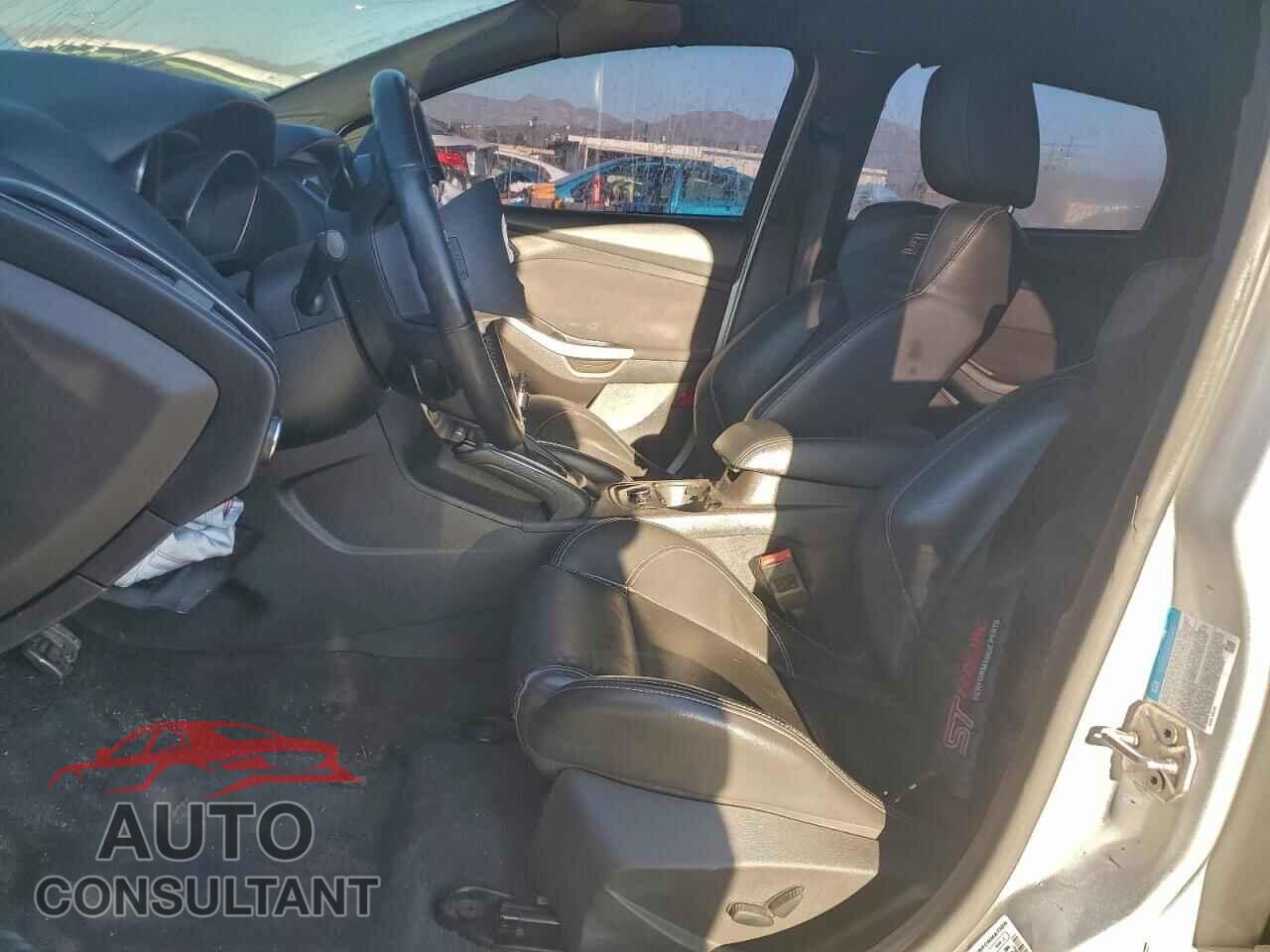 FORD FOCUS 2013 - 1FADP3L99DL201916