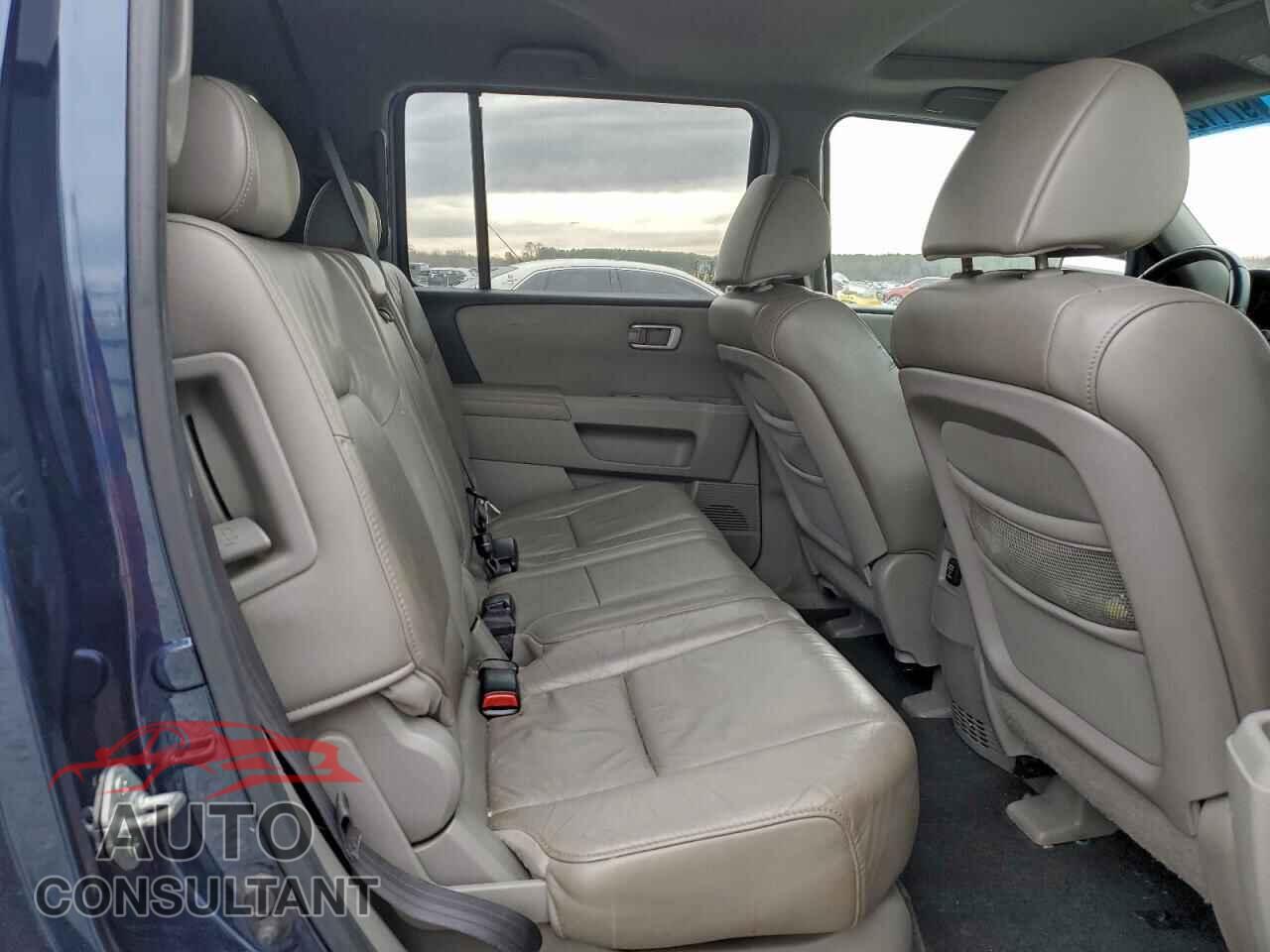 HONDA PILOT 2011 - 5FNYF4H51BB016866