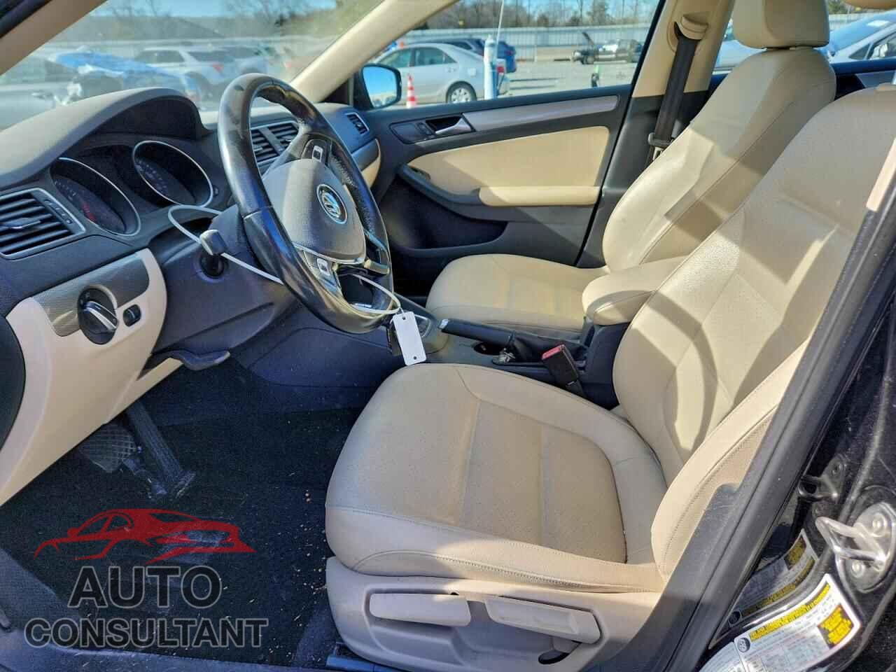 VOLKSWAGEN JETTA 2017 - 3VWDB7AJ0HM328679