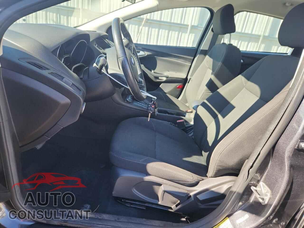 FORD FOCUS 2017 - 1FADP3K24HL210842