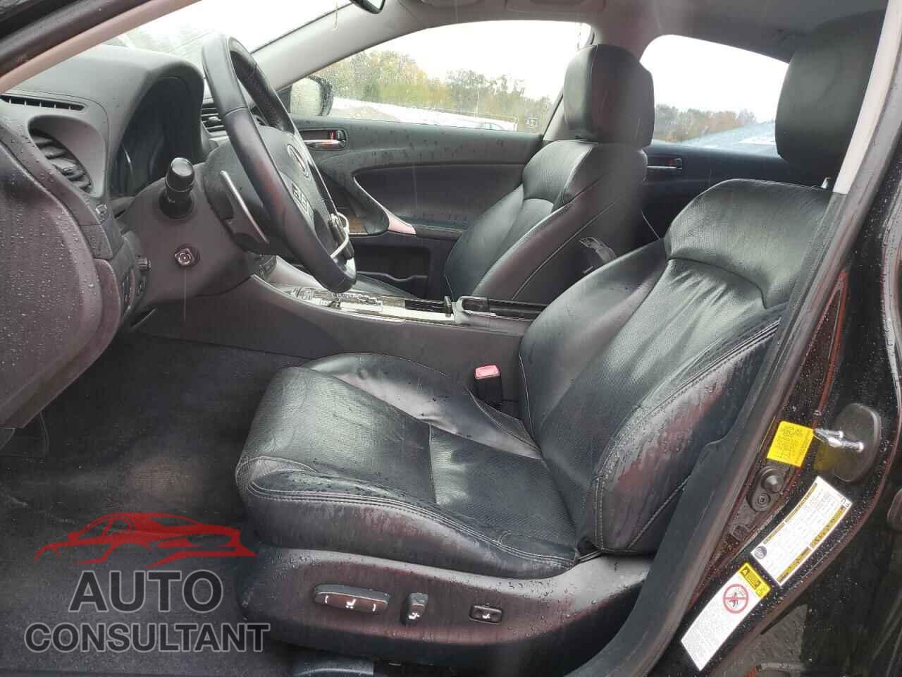 LEXUS IS 2012 - JTHCE5C24C5002106