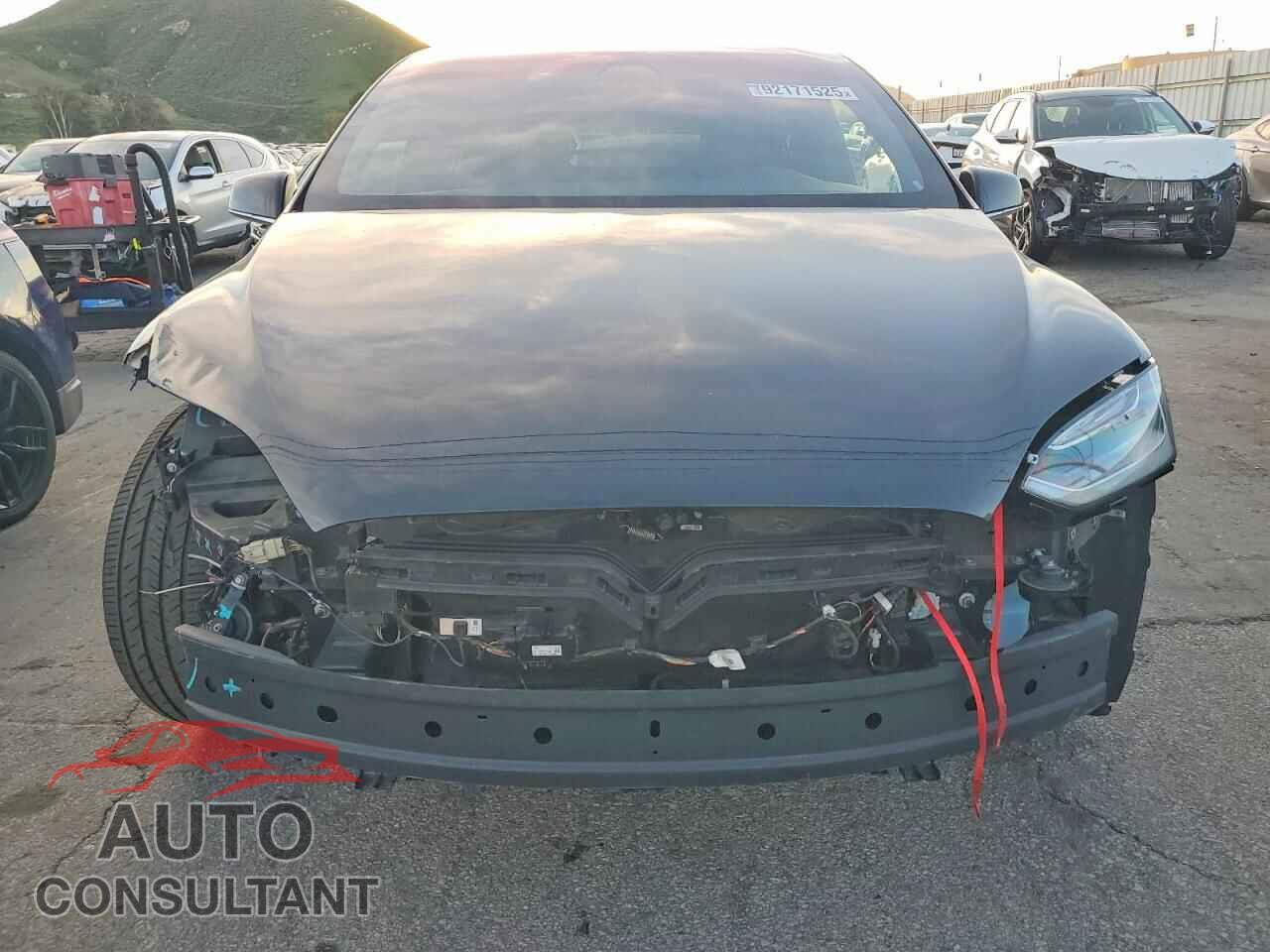 TESLA MODEL X 2017 - 5YJXCBE27HF051438