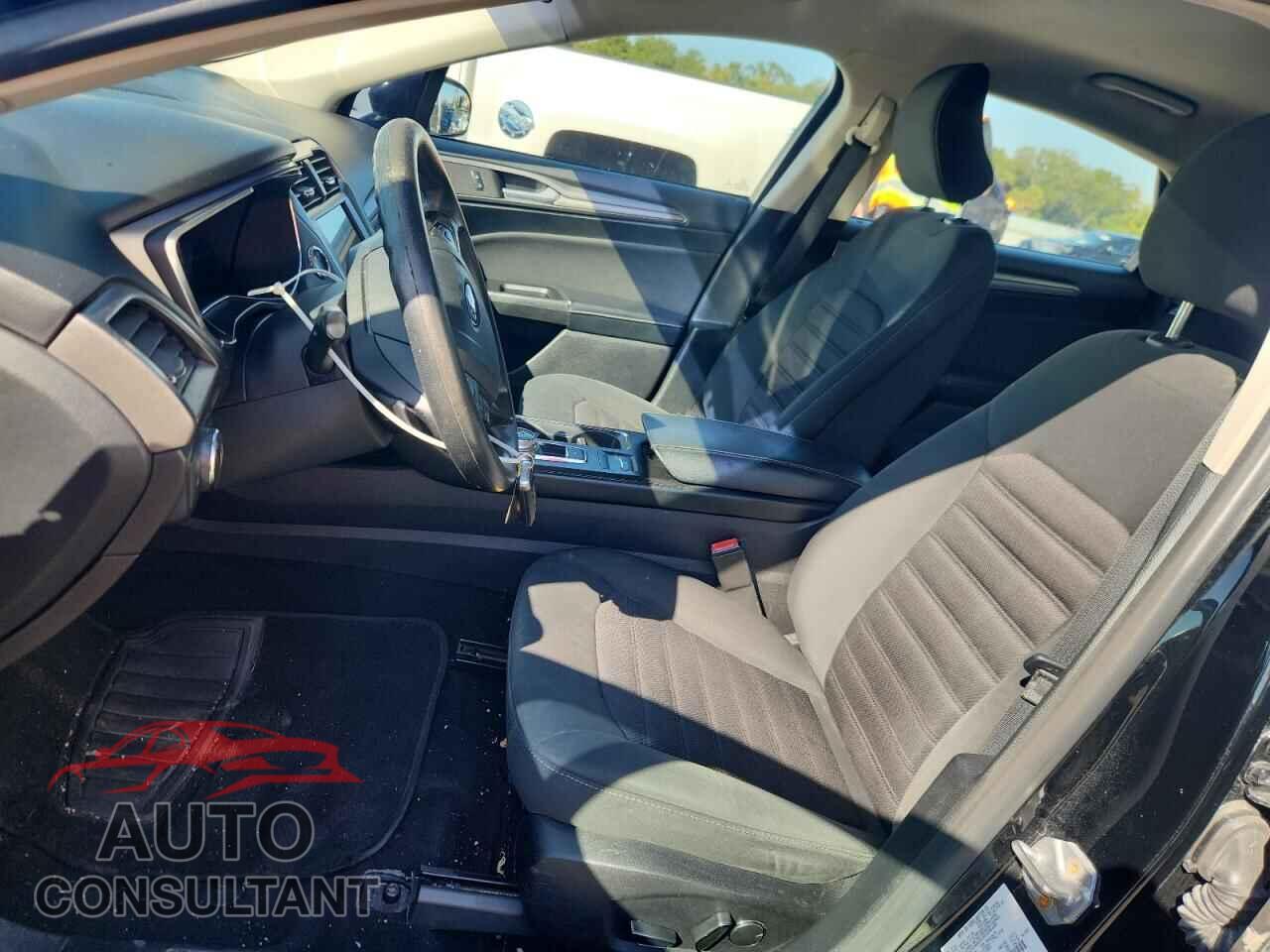 FORD FUSION 2017 - 3FA6P0HDXHR244804