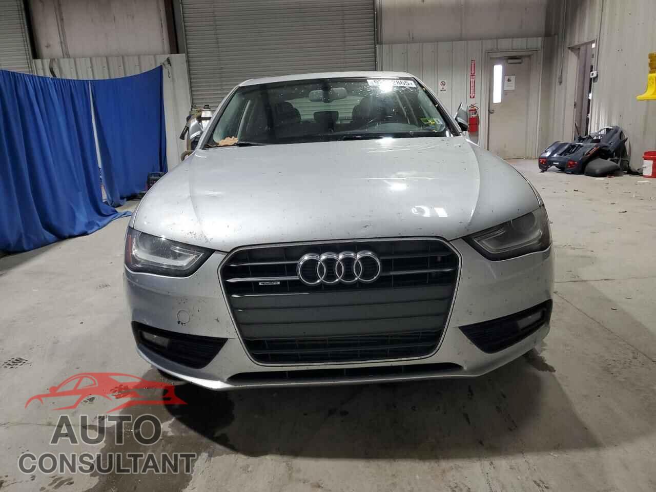 AUDI A4 2013 - WAUFFAFL5DN005393