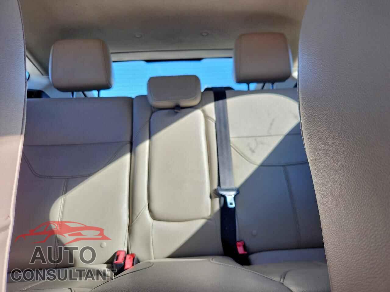 FORD FOCUS 2017 - 1FADP3N27HL268181