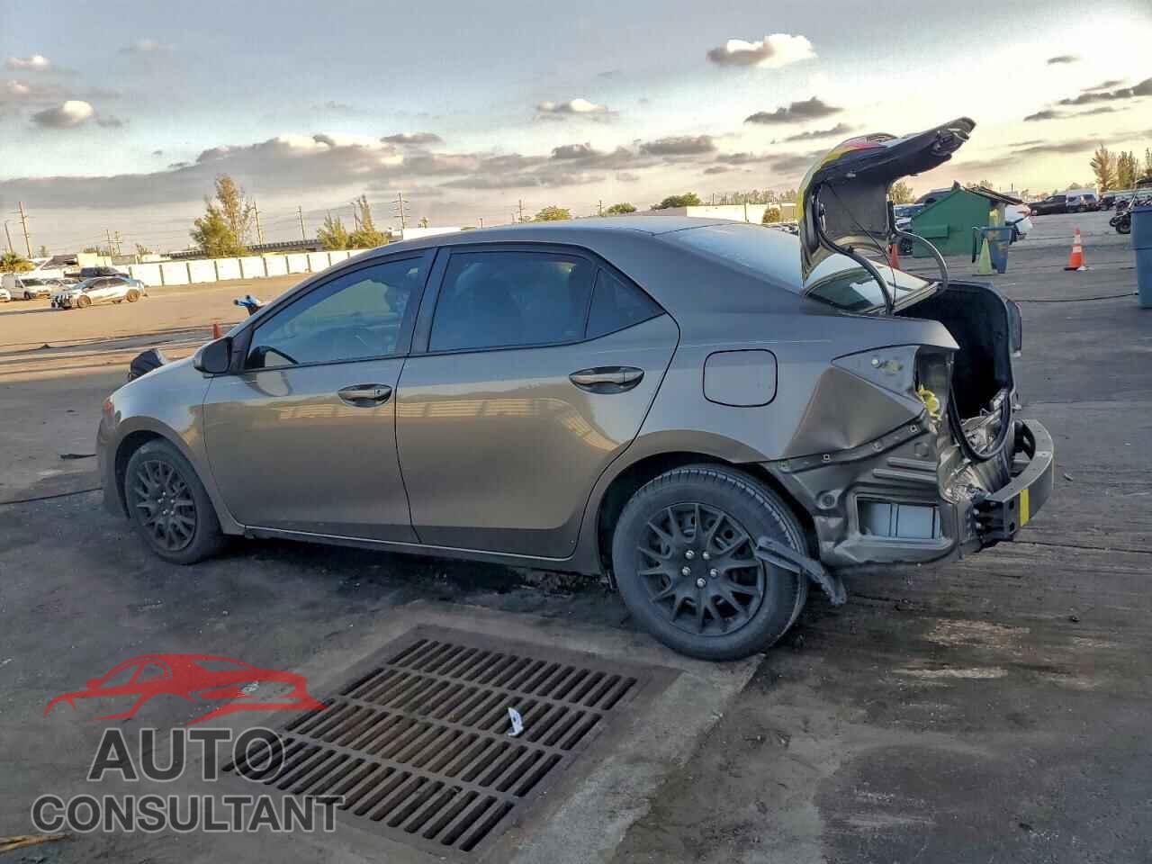 TOYOTA COROLLA 2018 - 2T1BURHEXJC982645