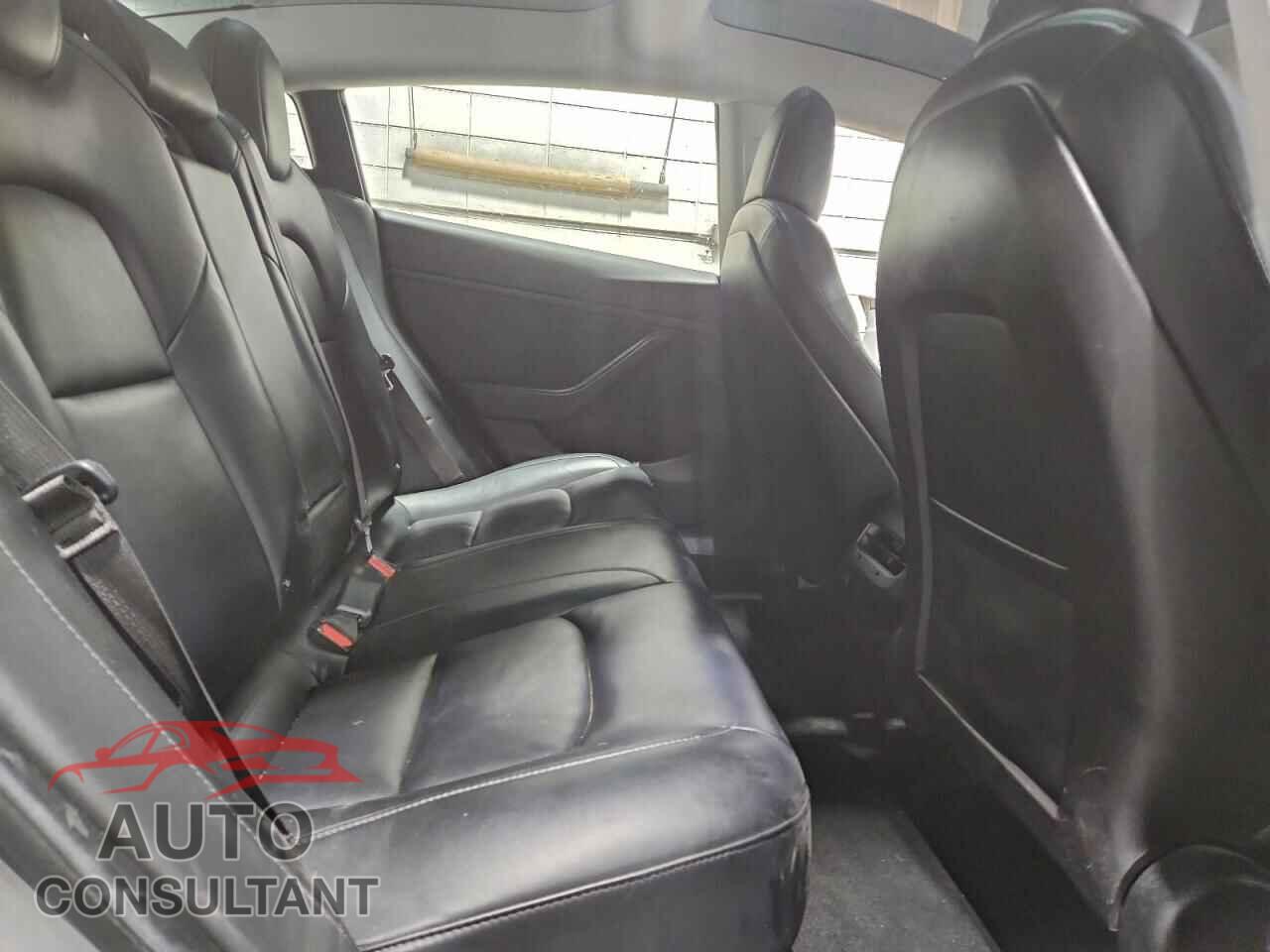 TESLA MODEL 3 2018 - 5YJ3E1EB0JF087657