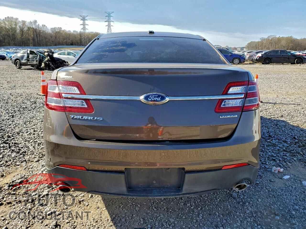 FORD TAURUS 2015 - 1FAHP2D8XFG123708