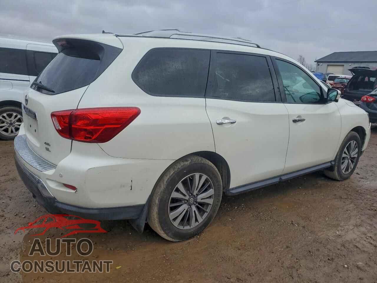NISSAN PATHFINDER 2017 - 5N1DR2MMXHC618237