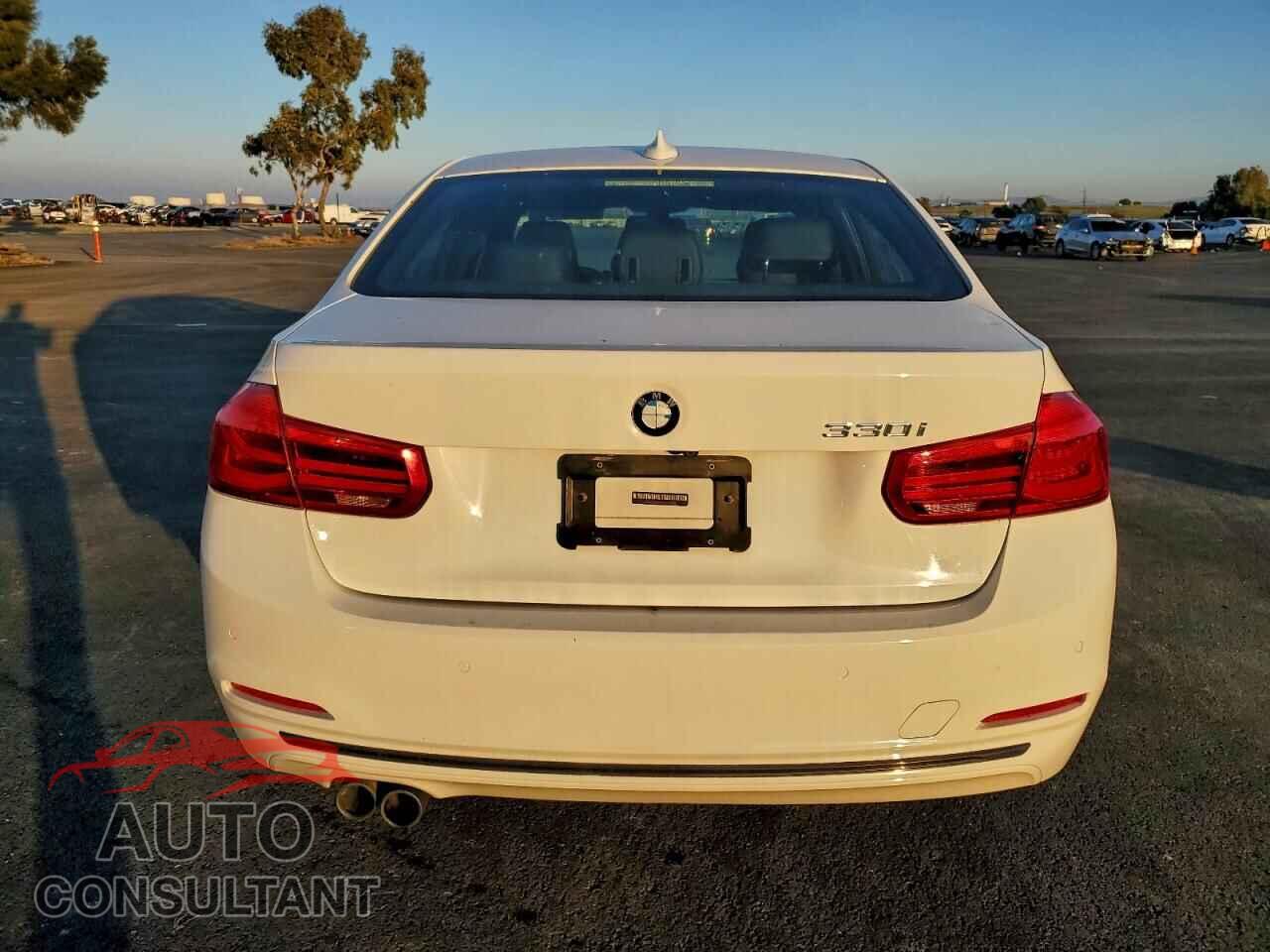 BMW 3 SERIES 2017 - WBA8B9G54HNU09911