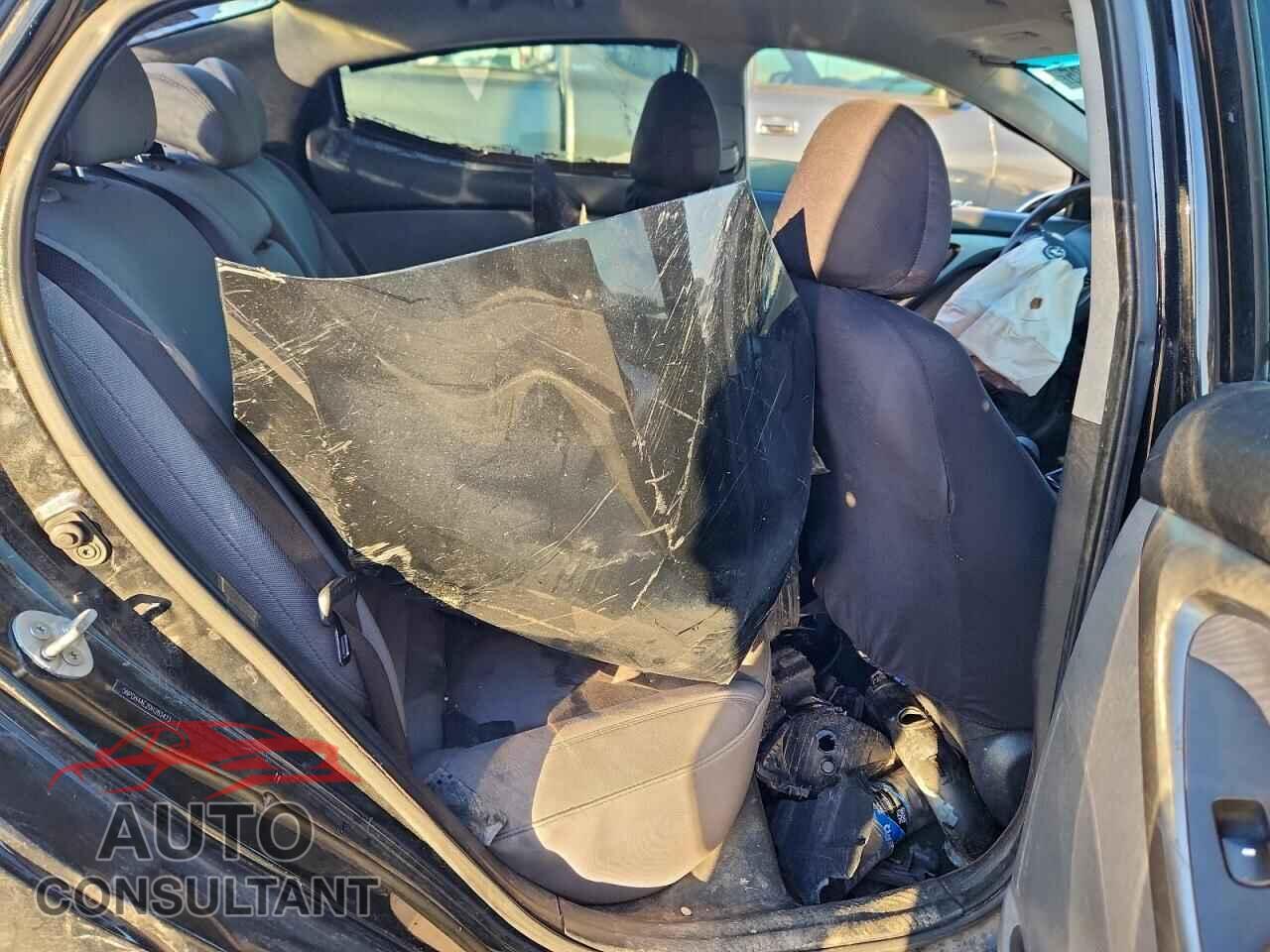 HYUNDAI ELANTRA 2013 - 5NPDH4AE2DH283473