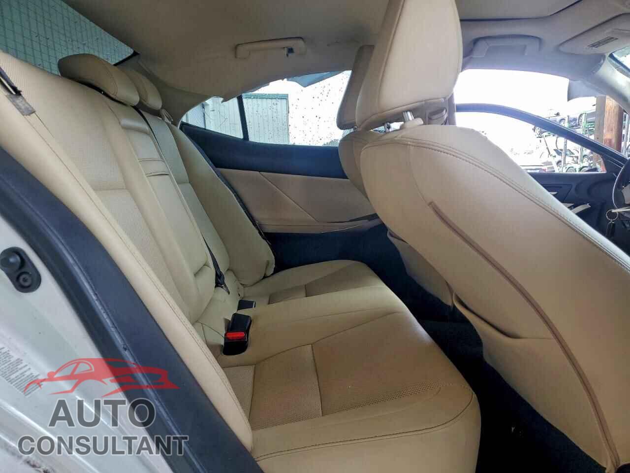 LEXUS IS 2015 - JTHBF1D29F5078540