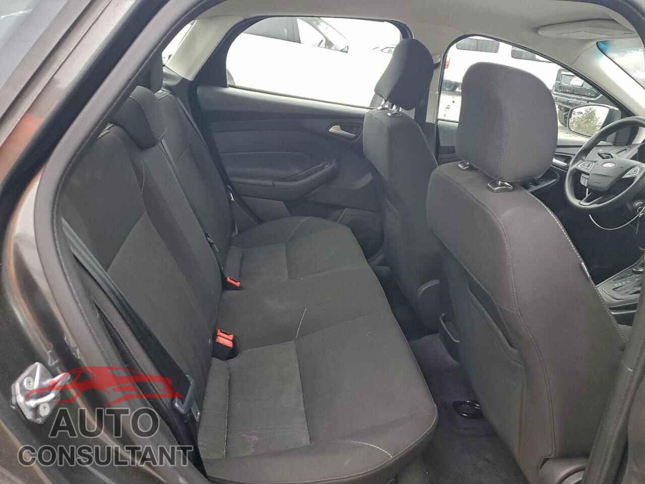 FORD FOCUS 2017 - 1FADP3FE7HL219913