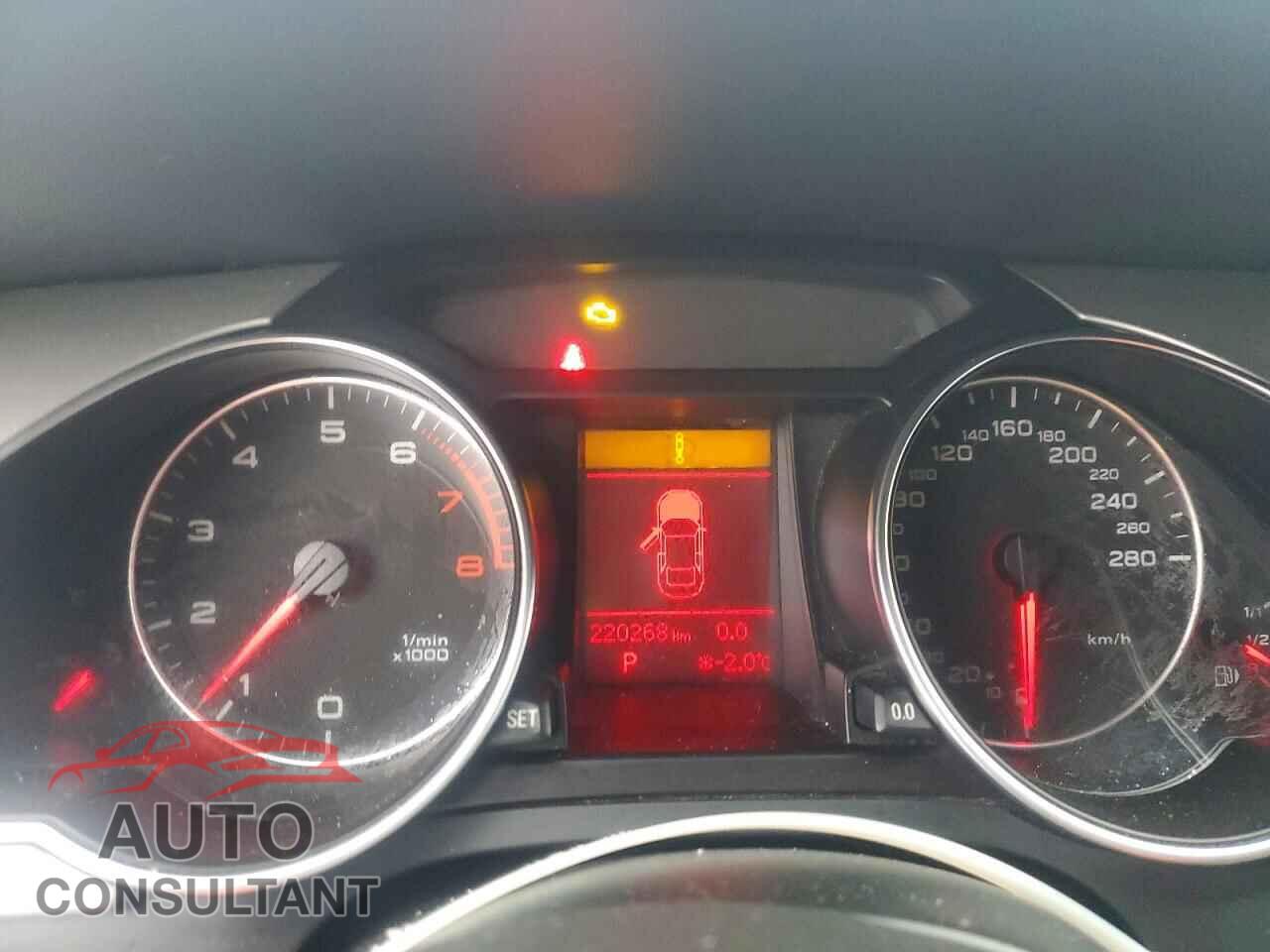 AUDI A5 2012 - WAUMFBFR8CA004603