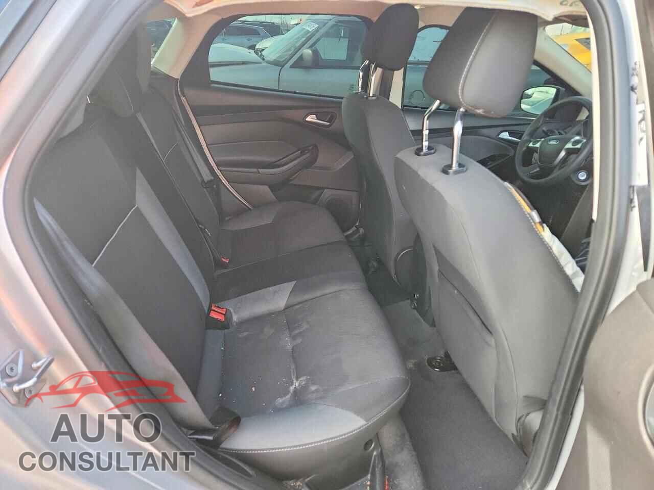 FORD FOCUS 2012 - 1FAHP3K26CL161217