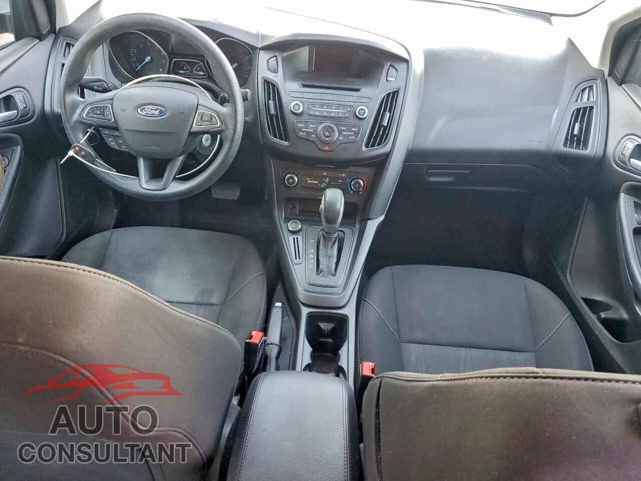 FORD FOCUS 2017 - 1FADP3E20HL200935