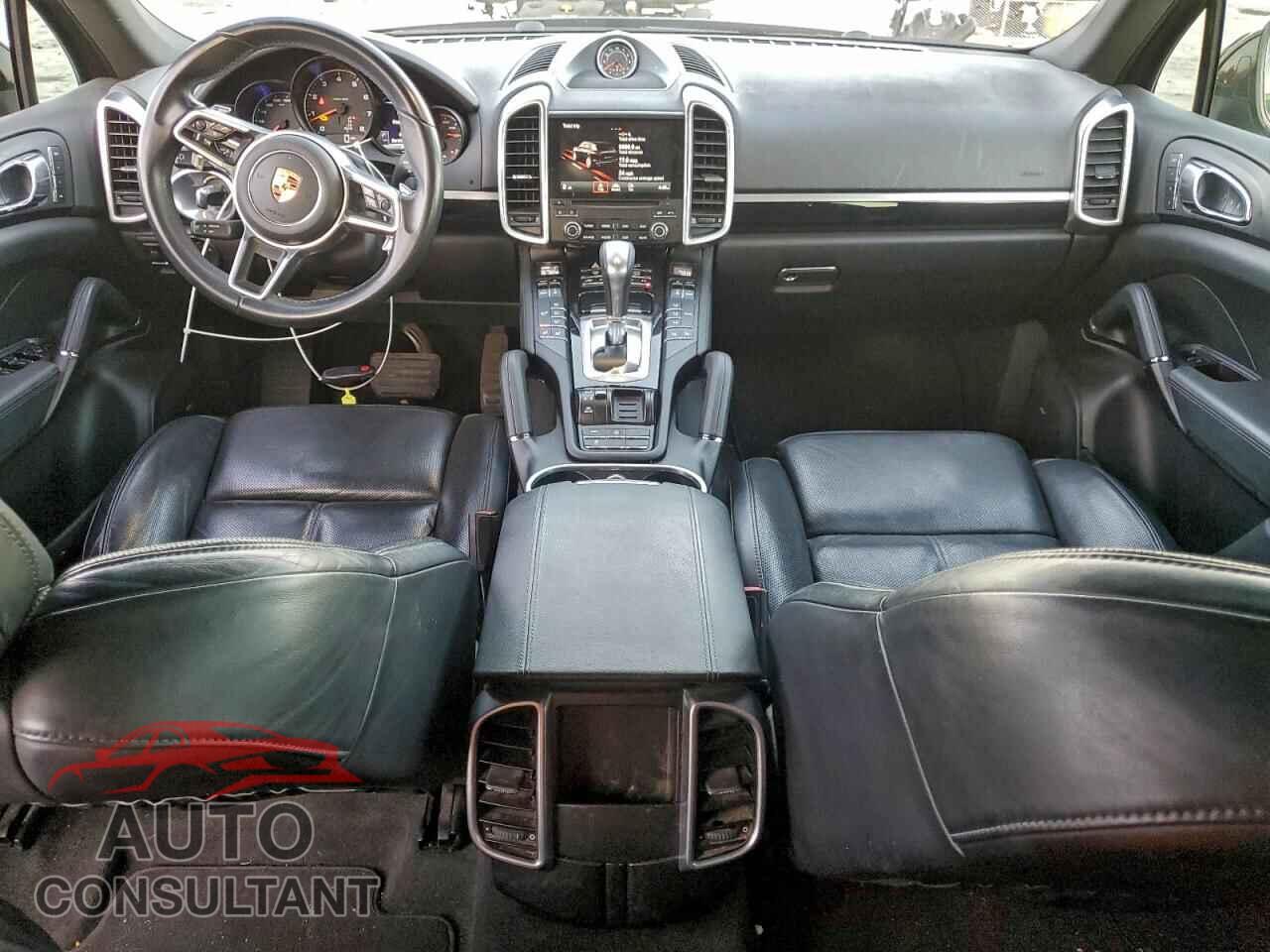 PORSCHE CAYENNE 2017 - WP1AA2A29HKA86985