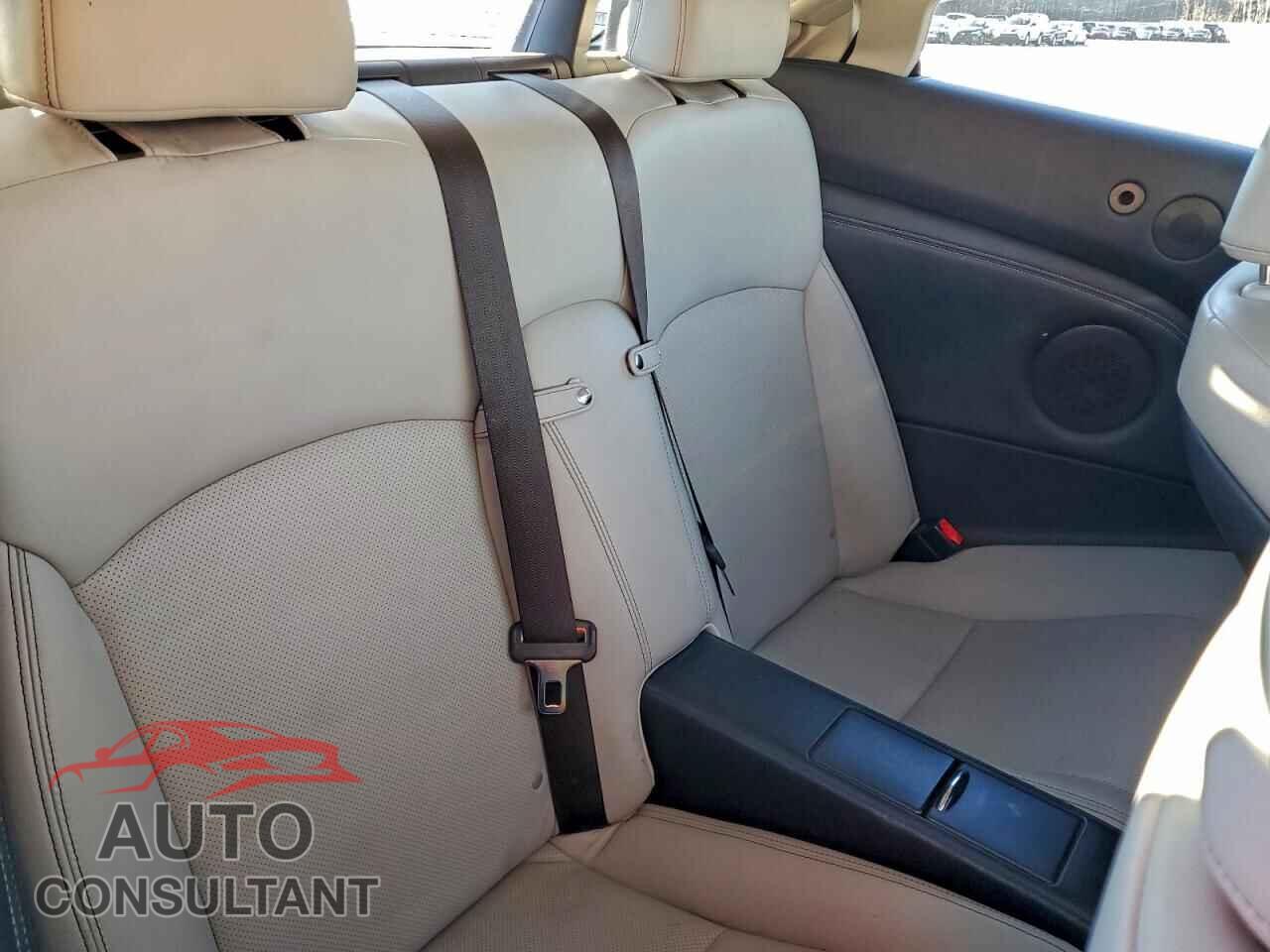 LEXUS IS 2011 - JTHFF2C25B2520606