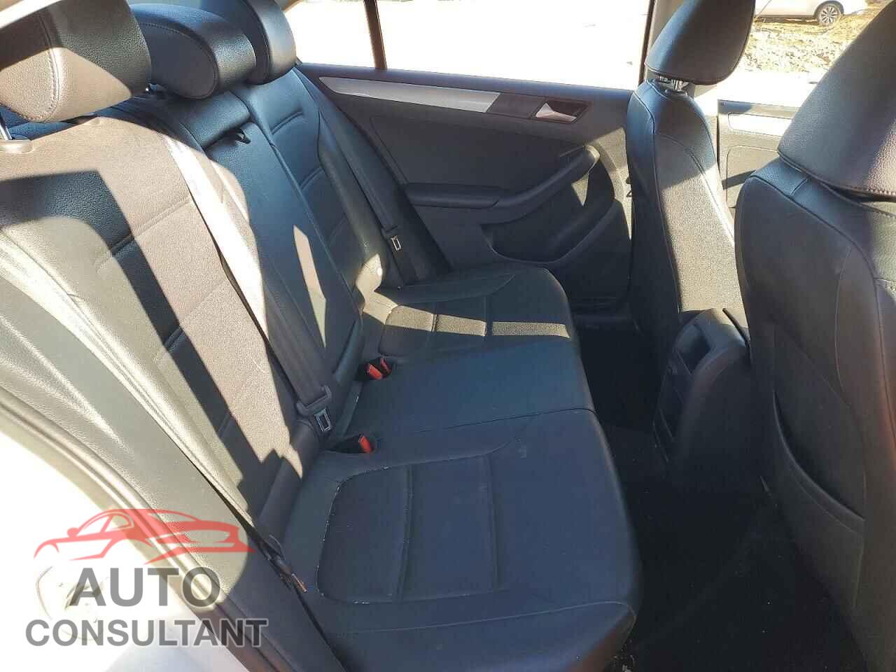 VOLKSWAGEN JETTA 2017 - 3VWDB7AJ2HM386325