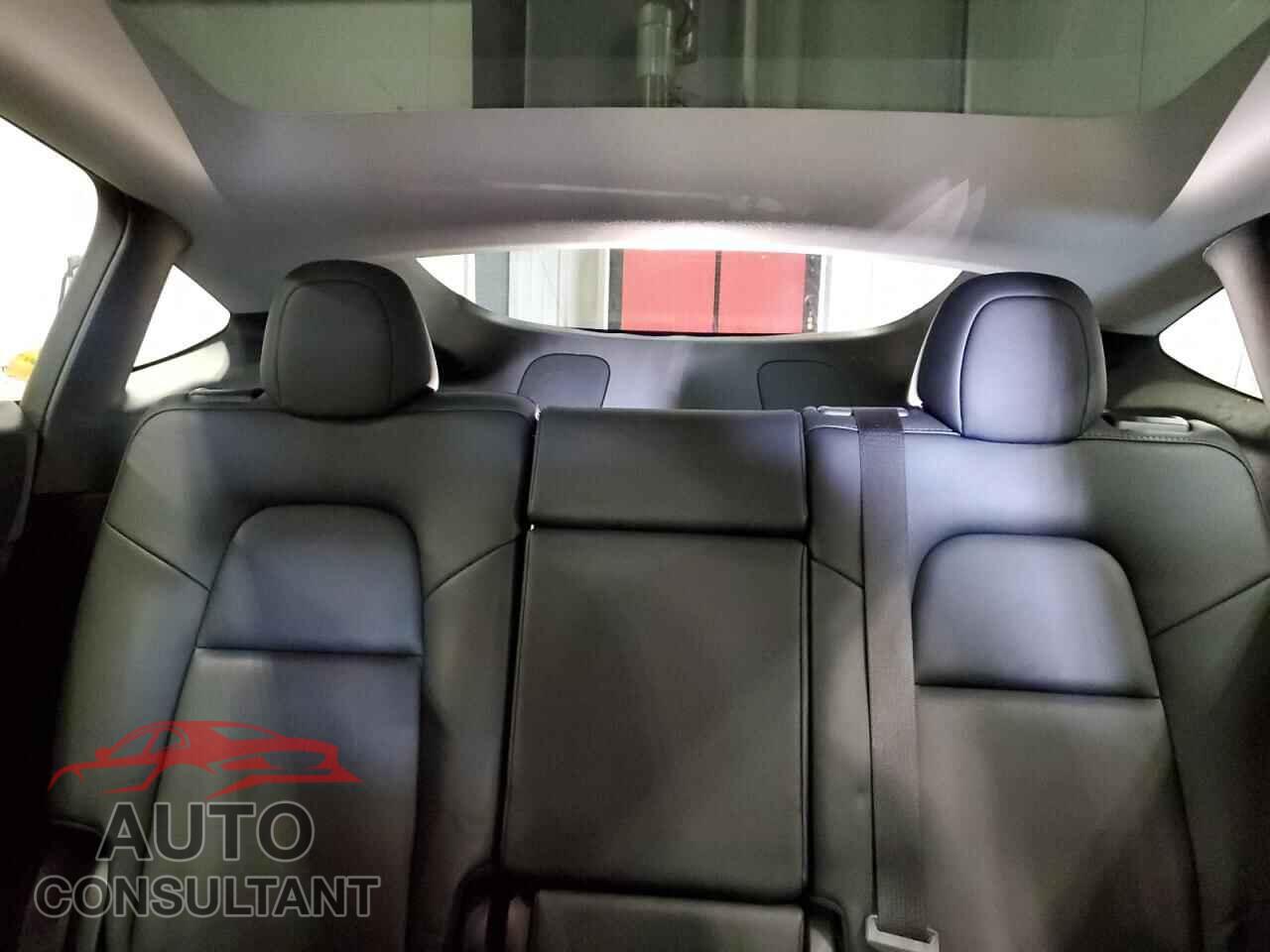TESLA MODEL Y 2023 - 7SAYGDEE2PF840709