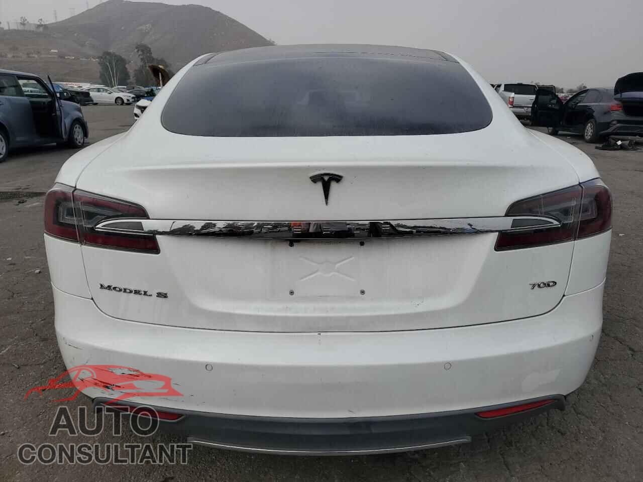 TESLA MODEL S 2015 - 5YJSA1S28FF088199