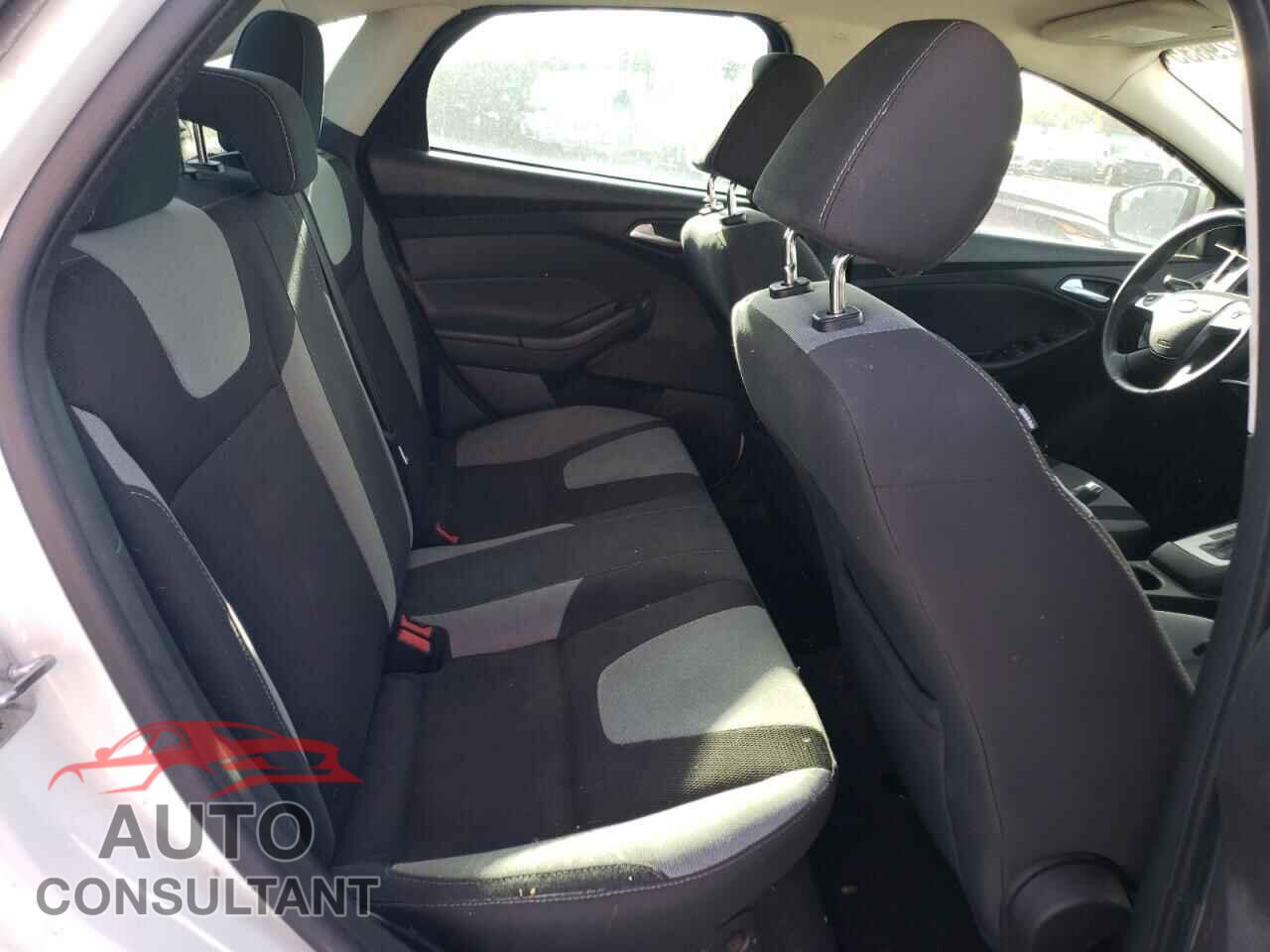 FORD FOCUS 2014 - 1FADP3F26EL399578