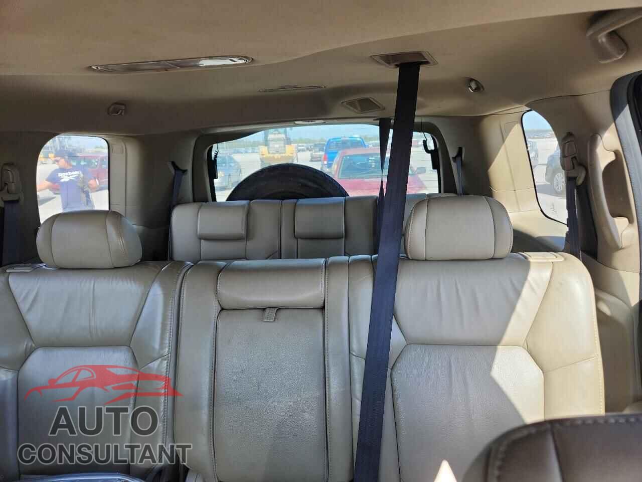 HONDA PILOT 2011 - 5FNYF3H58BB033142