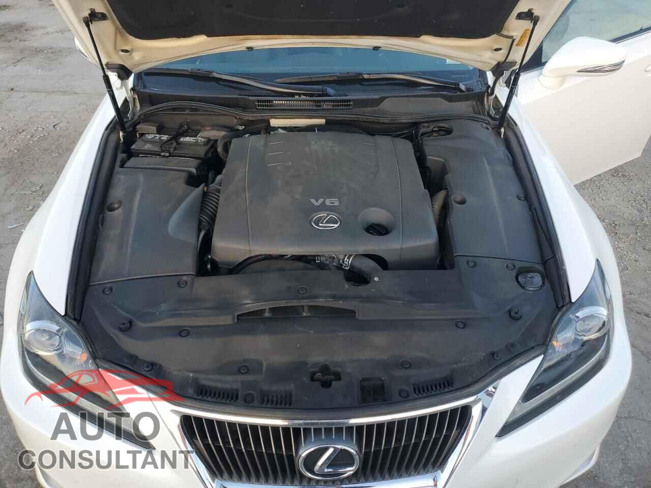 LEXUS IS 2011 - JTHCF5C29B5051216