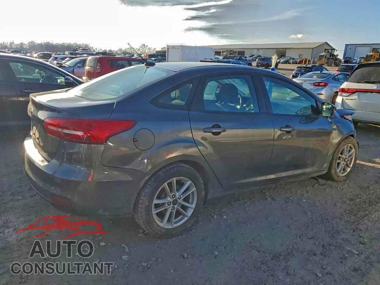 FORD FOCUS 2017 - 1FADP3F24HL327878