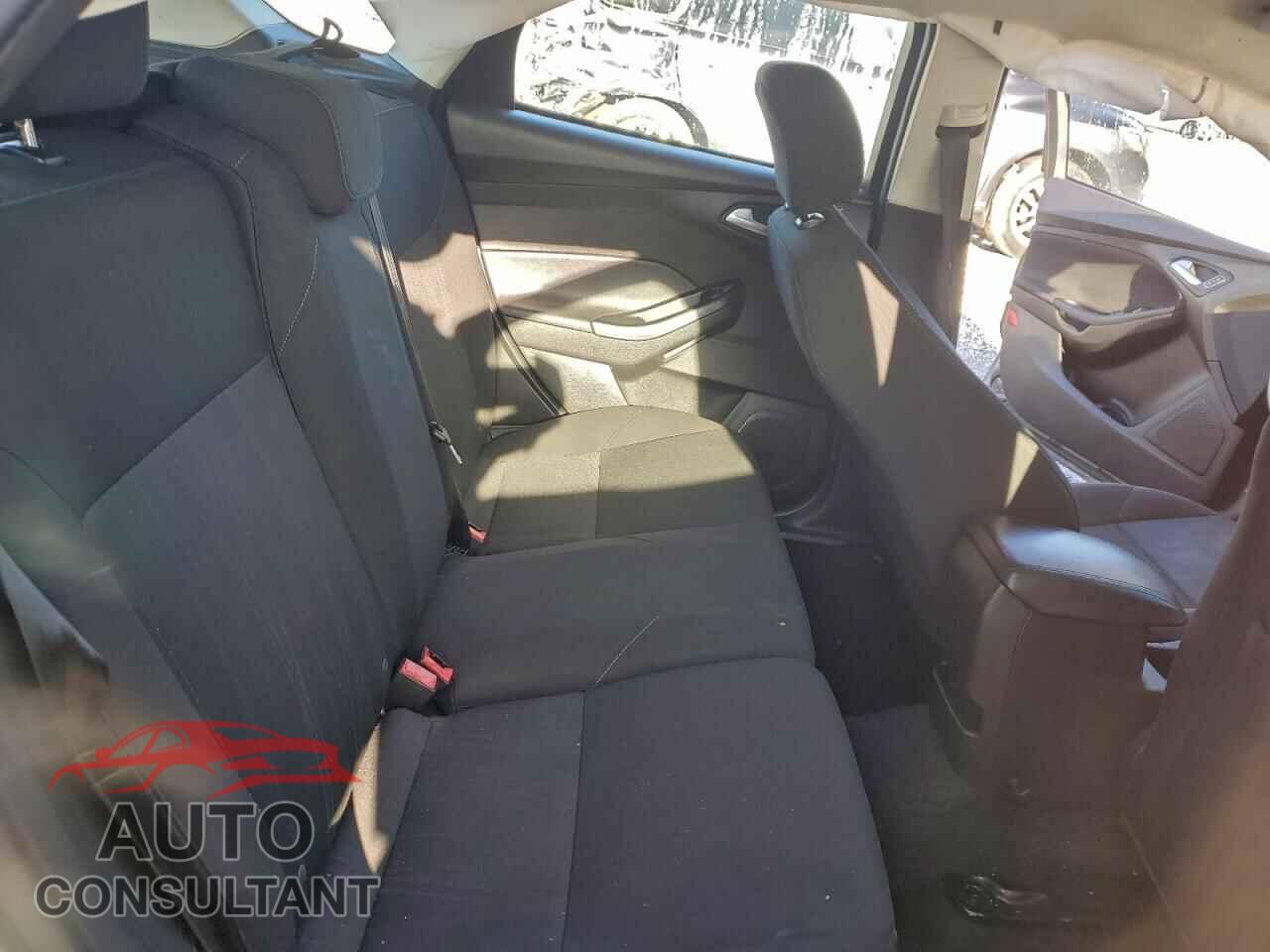 FORD FOCUS 2017 - 1FADP3K21HL278922