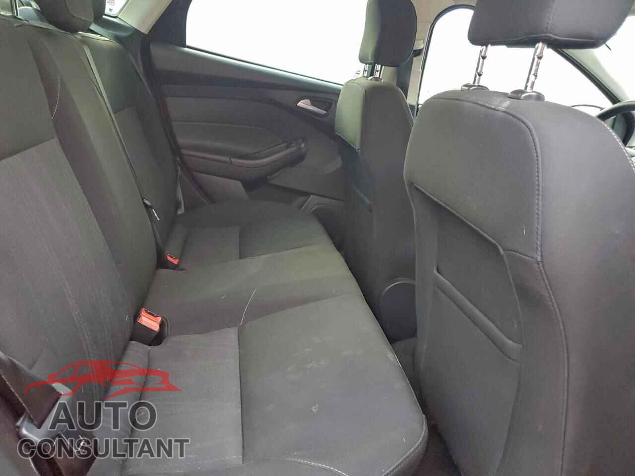 FORD FOCUS 2017 - 1FADP3F21HL315087