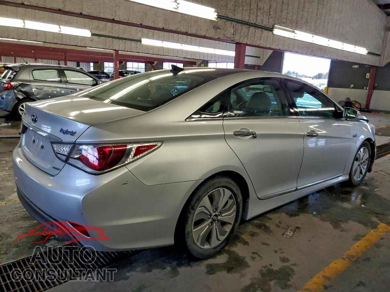 HYUNDAI SONATA 2014 - KMHEC4A47EA102396