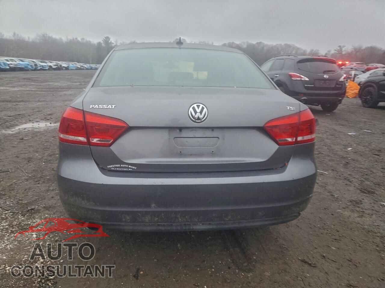 VOLKSWAGEN PASSAT 2015 - 1VWAT7A38FC066488