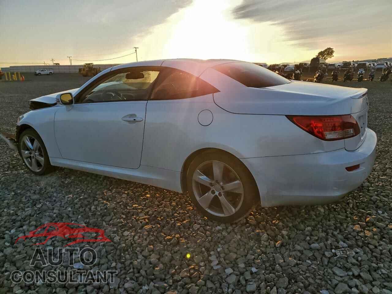 LEXUS IS 2011 - JTHFF2C22B2516013