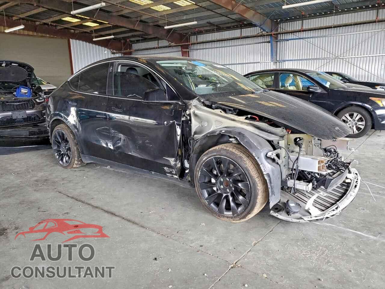 TESLA MODEL Y 2021 - 5YJYGDED2MF122884