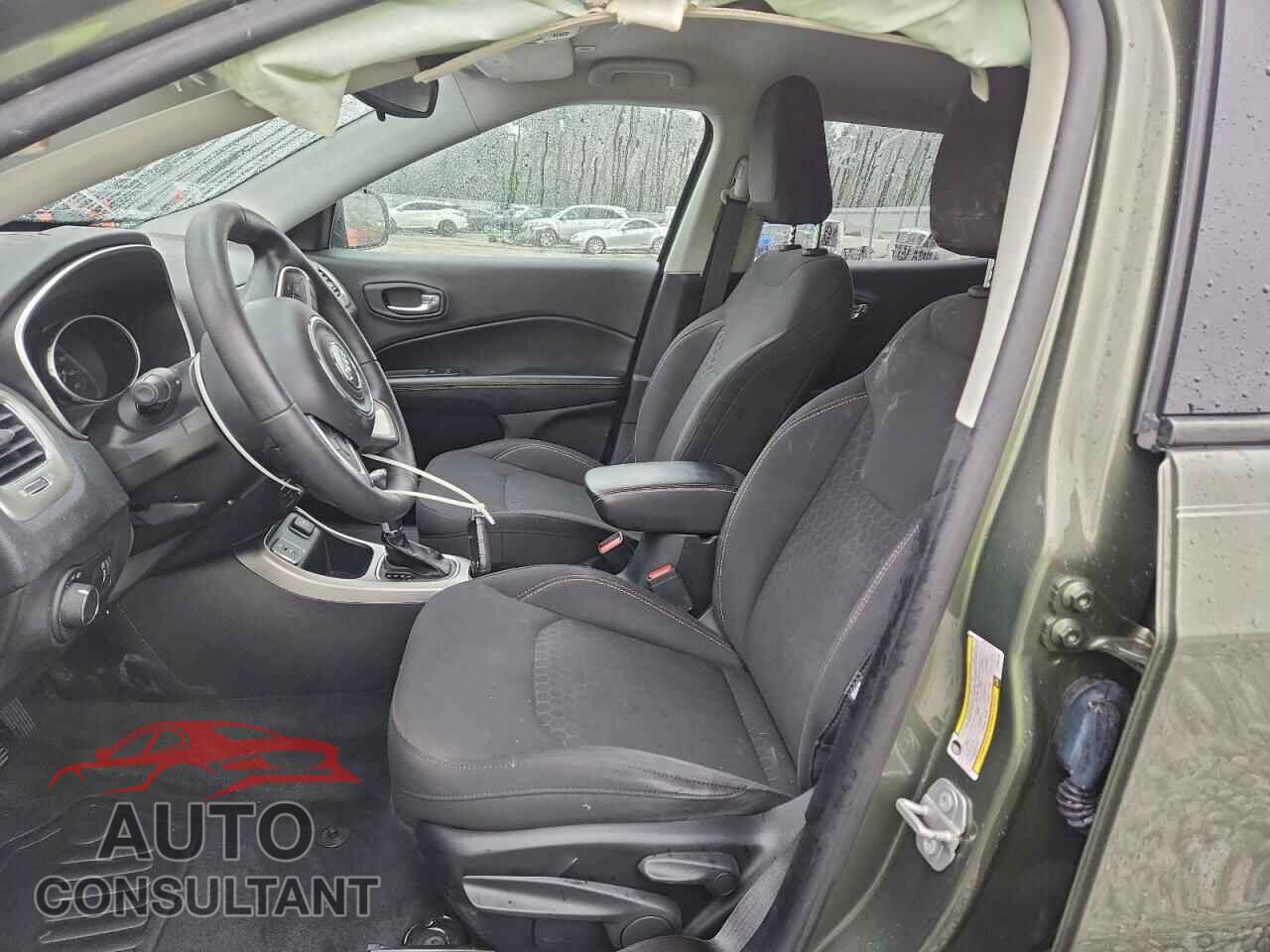 JEEP COMPASS 2018 - 3C4NJCAB2JT250719