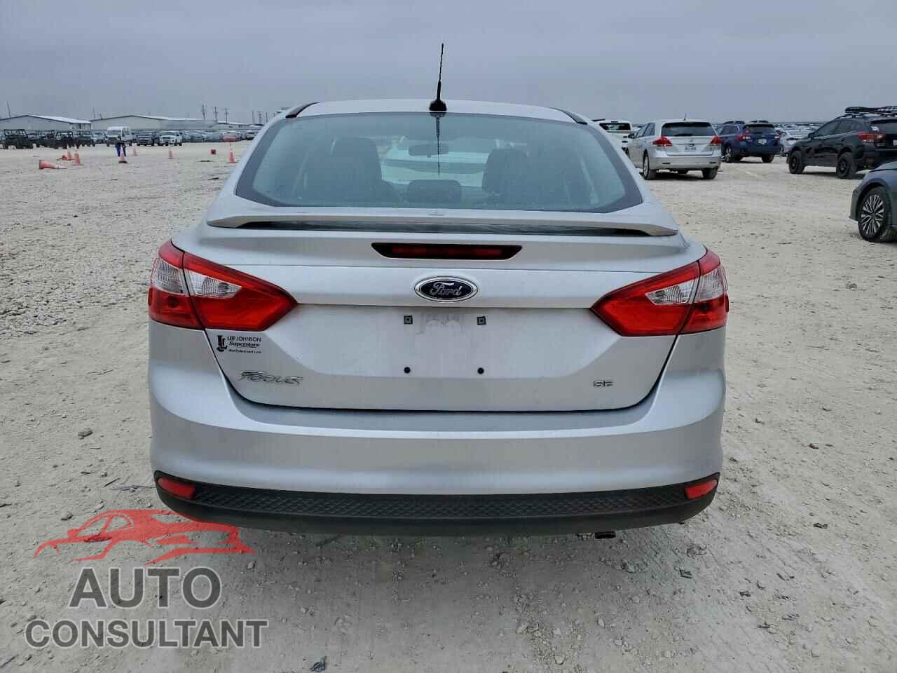 FORD FOCUS 2014 - 1FADP3F23EL325938