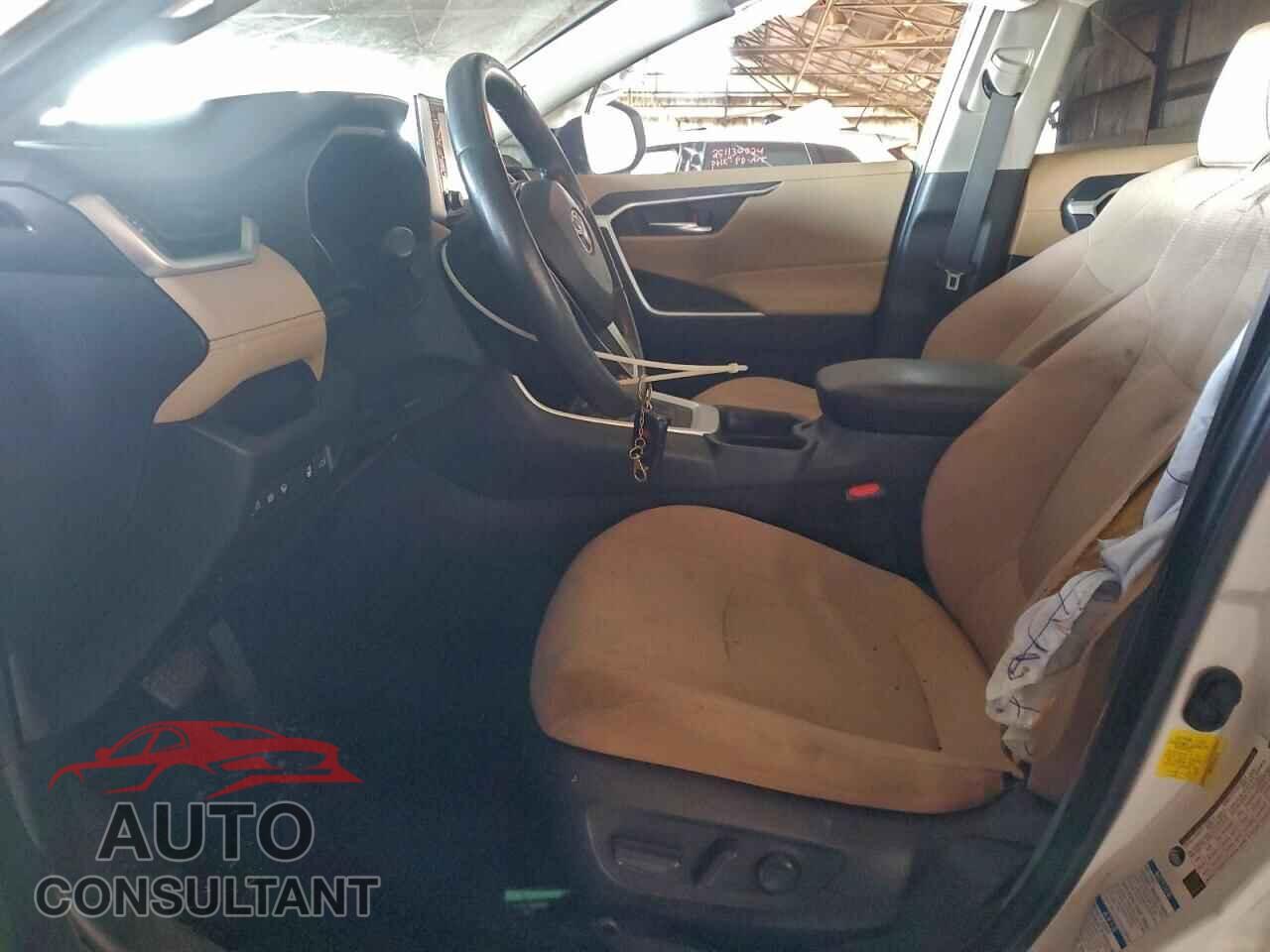 TOYOTA RAV4 2019 - JTMP1RFV5KD025166