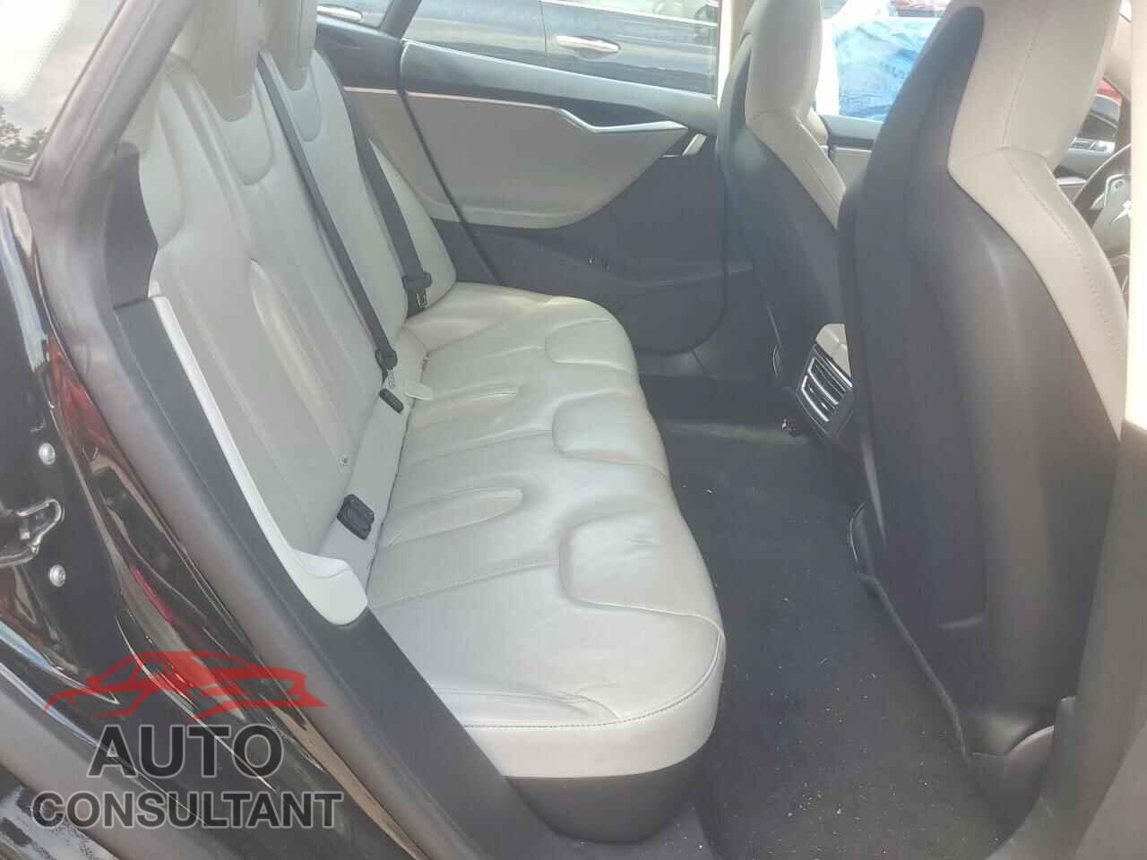 TESLA MODEL S 2015 - 5YJSA1H10FF080743
