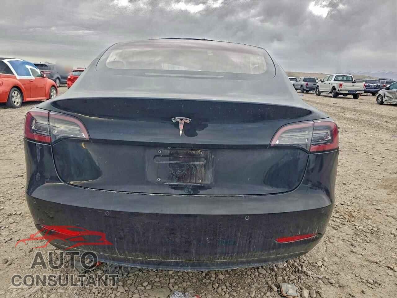 TESLA MODEL 3 2018 - 5YJ3E1EA6JF157475