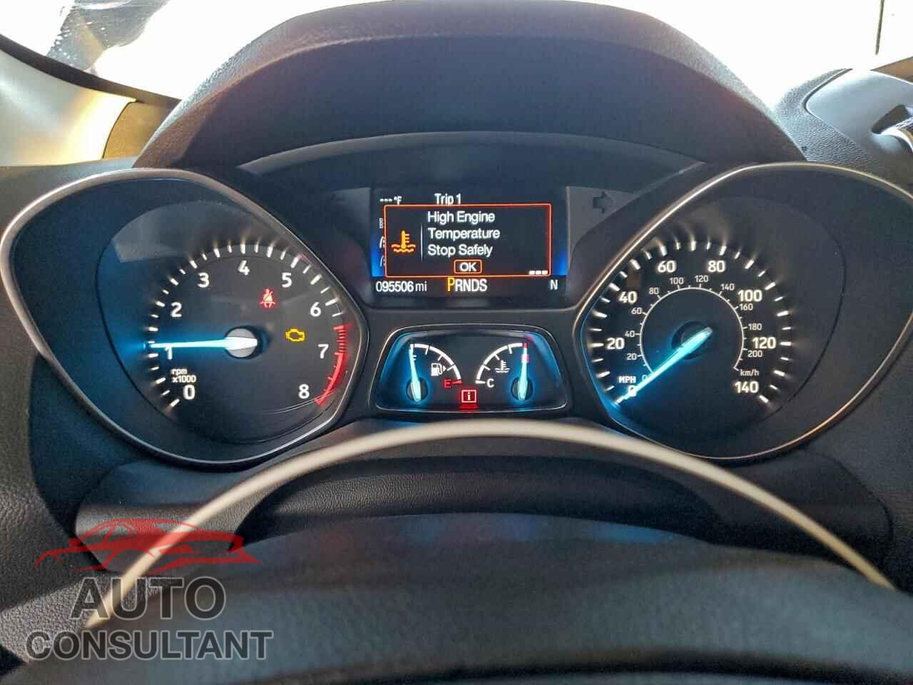 FORD ESCAPE 2017 - 1FMCU0GD2HUF08884