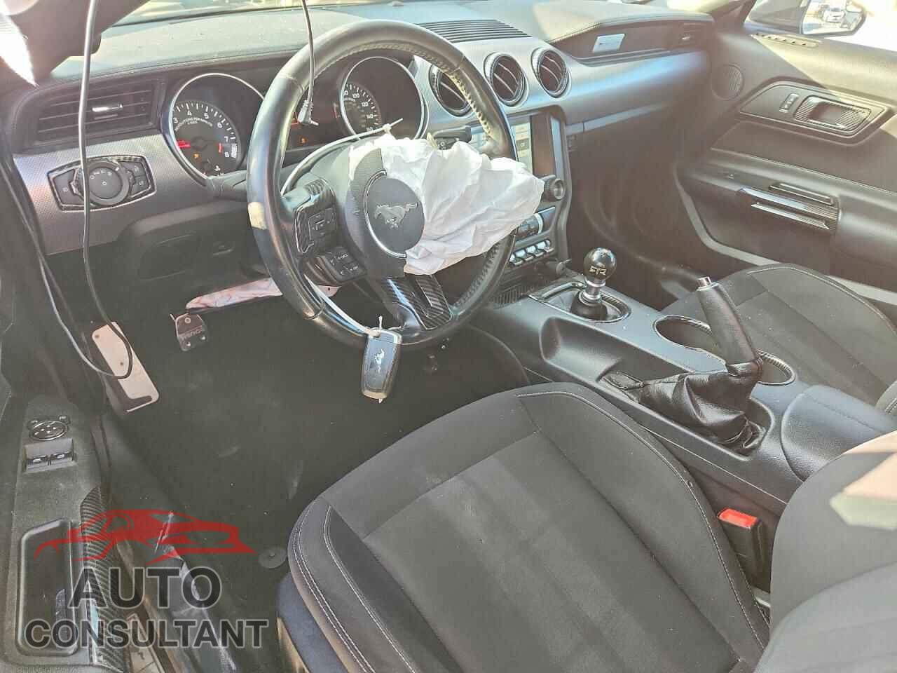 FORD MUSTANG 2019 - 1FA6P8CF9K5138099