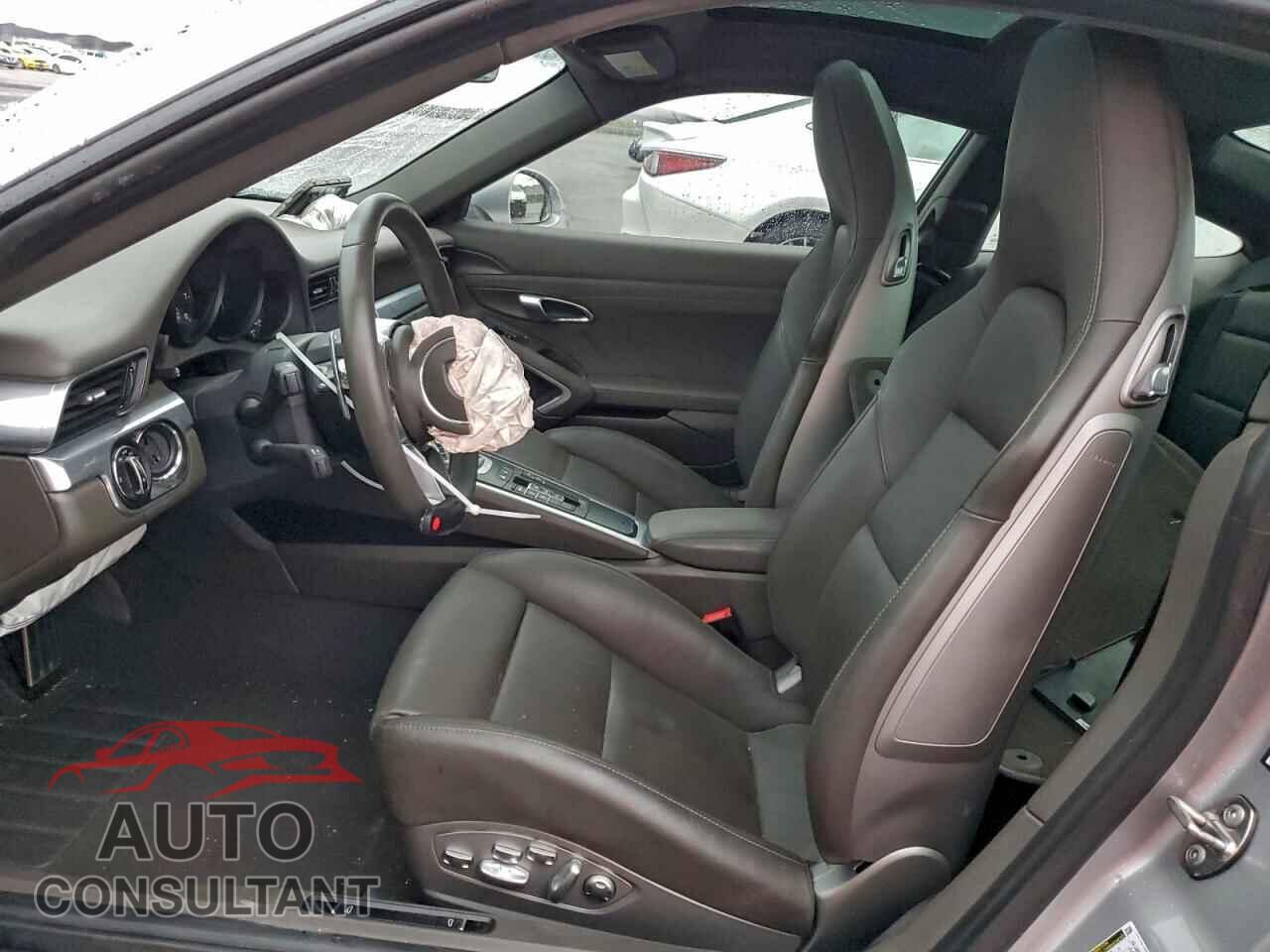 PORSCHE 911 2019 - WP0AA2A95KS103156
