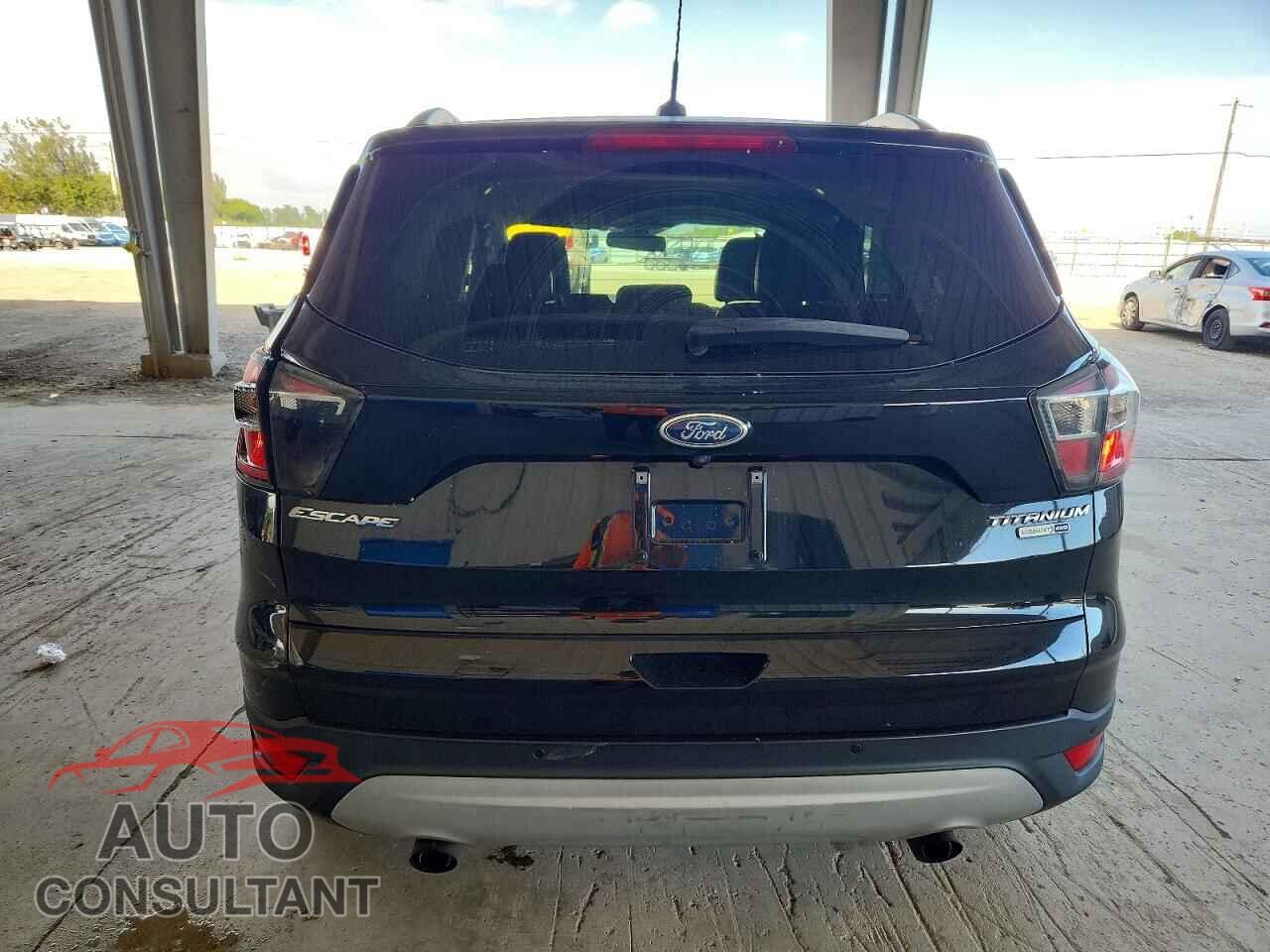 FORD ESCAPE 2017 - 1FMCU9J9XHUB13408