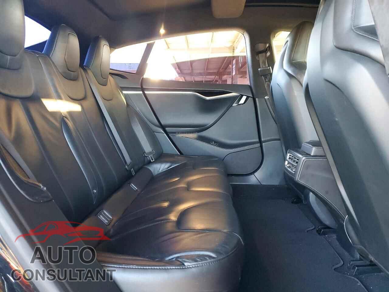 TESLA MODEL S 2016 - 5YJSA1E26GF130558