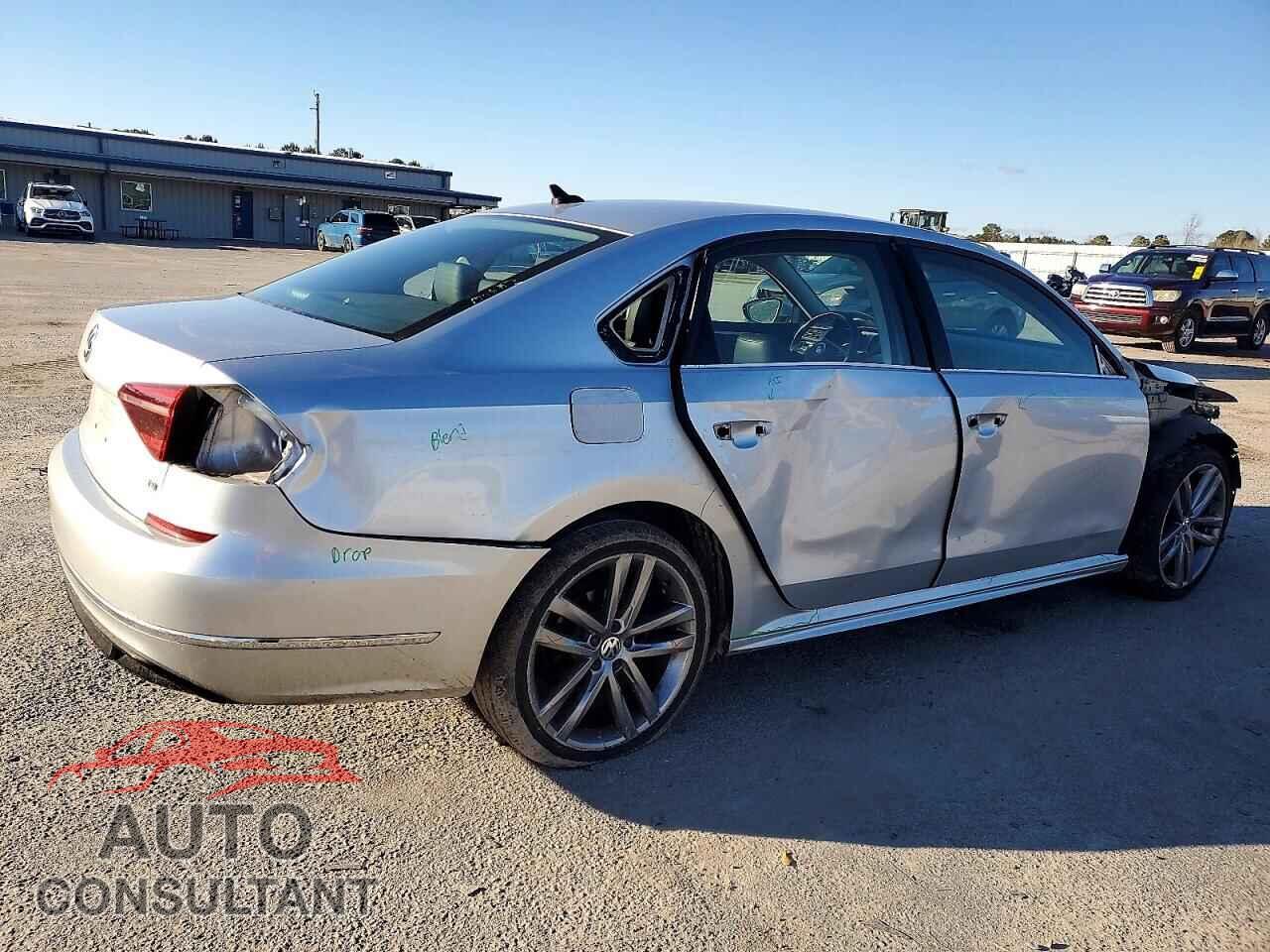 VOLKSWAGEN PASSAT 2018 - 1VWAA7A33JC007718