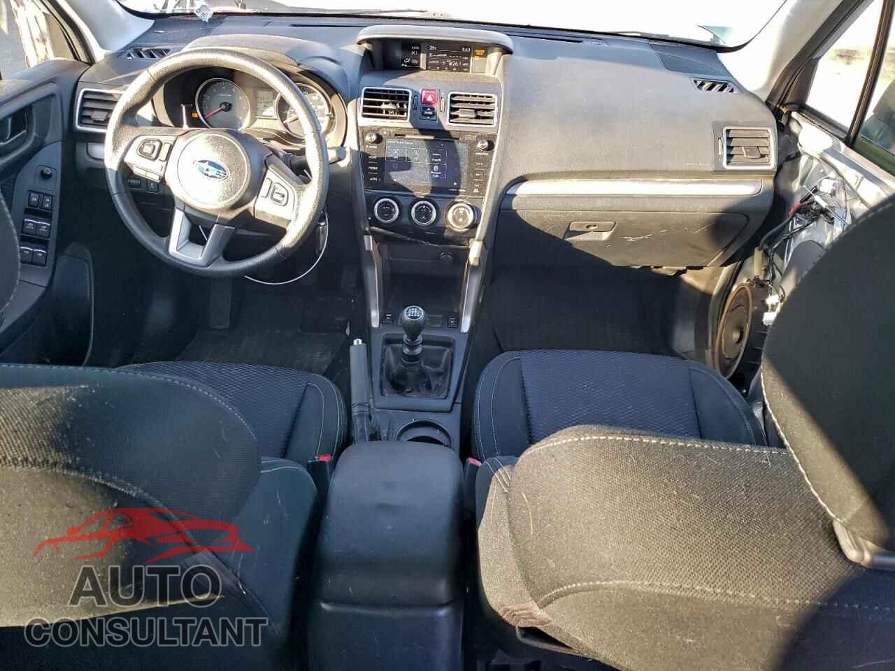 SUBARU FORESTER 2018 - JF2SJAEC9JG402804