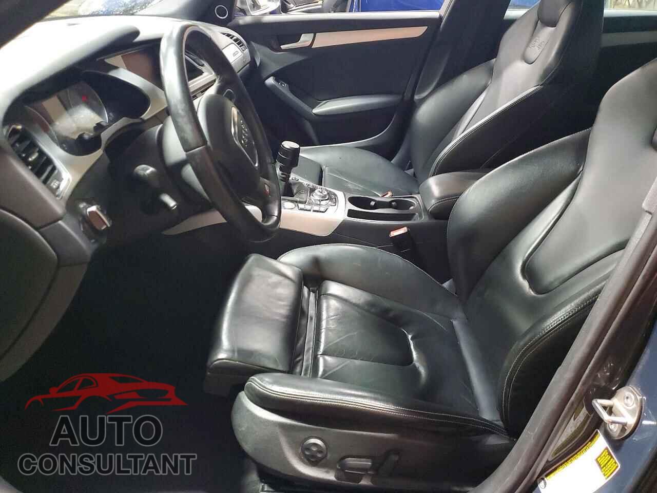 AUDI S4/RS4 2011 - WAUMGAFL8BA050093