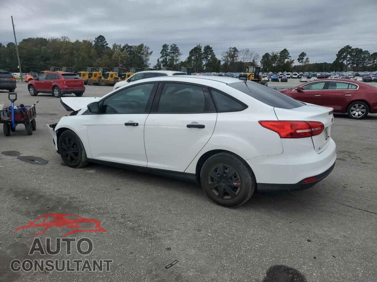 FORD FOCUS 2018 - 1FADP3E2XJL261084